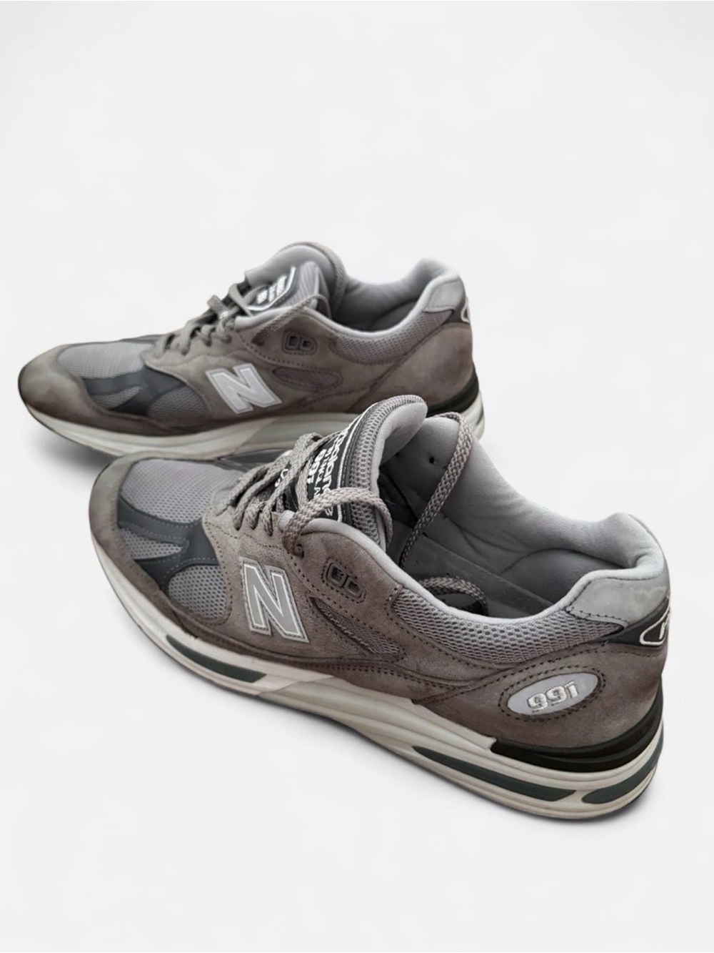 New Balance 991 V2 Men’s Grey Suede Sneakers